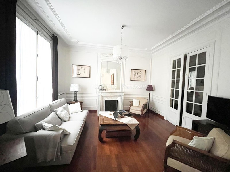 furnished  3 bedrooms Apartment PARIS 16 - 99 m²;