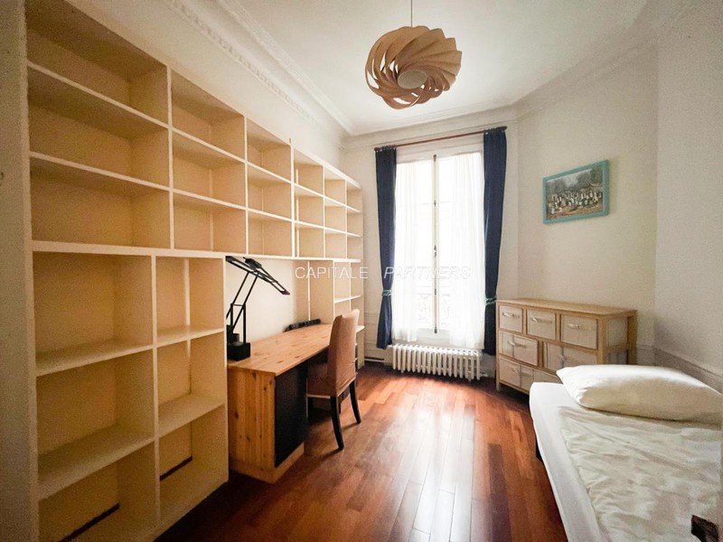 furnished  3 bedrooms Apartment PARIS 16 - 99 m²;