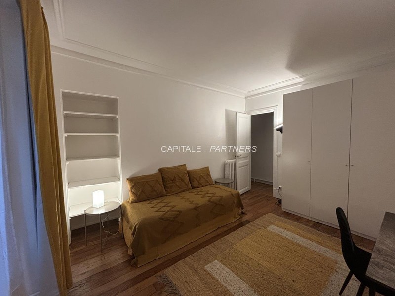 furnished  3 bedrooms Apartment PARIS 6 - 138 m²;