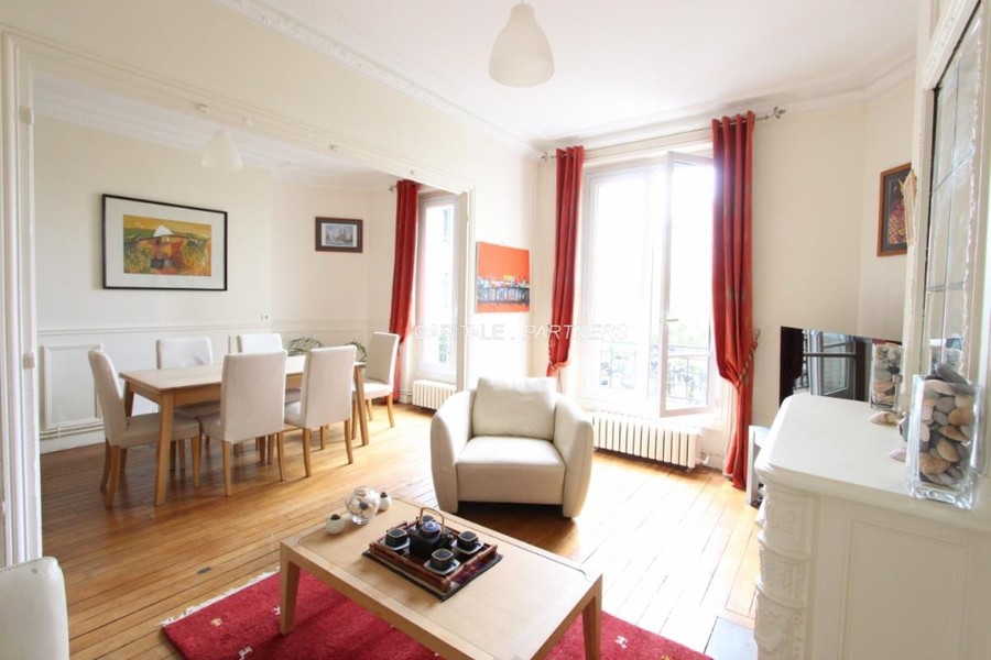 furnished  2 bedrooms Apartment PARIS 15 - 86 m²;