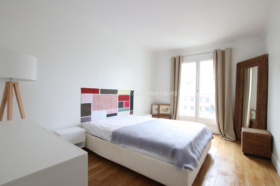 furnished  2 bedrooms Apartment PARIS 17 - 89 m²;