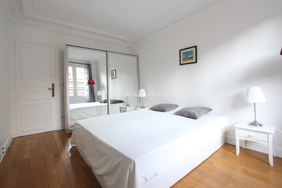 furnished  2 bedrooms Apartment PARIS 8 - 89 m²;