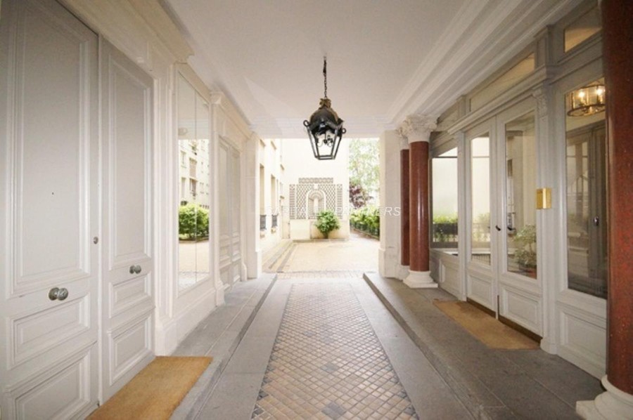  1 bedroom Apartment PARIS 17 - 47 m²;