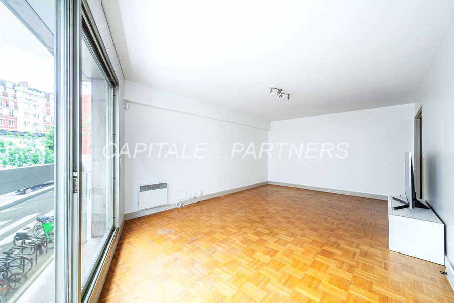  2 bedrooms Apartment PARIS 16 - 75 m²;