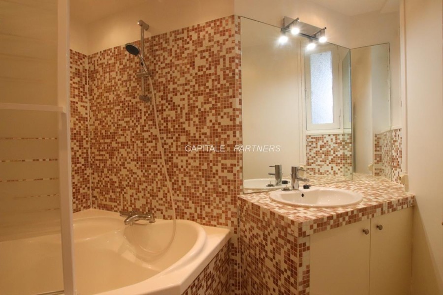 furnished  2 bedrooms Apartment PARIS 17 - 89 m²;