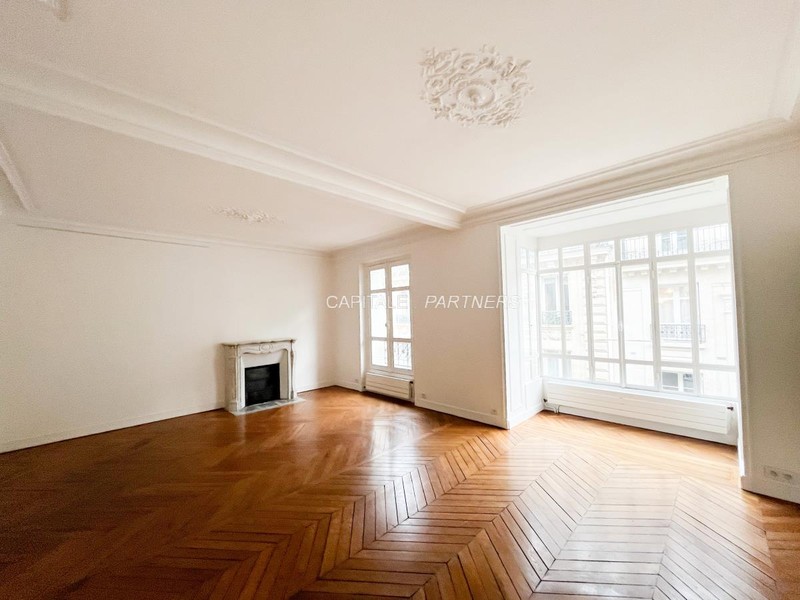  1 bedroom Apartment PARIS 16 - 67 m²;