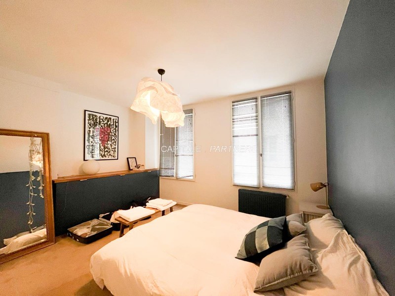 furnished  3 bedrooms Apartment PARIS 2 - 120 m²;