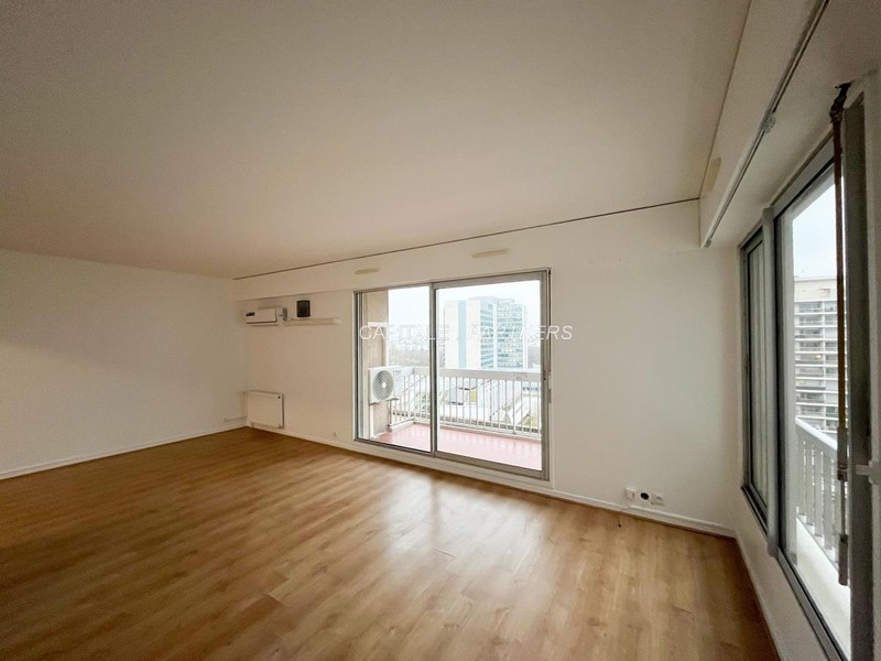  3 bedrooms Apartment COURBEVOIE - 88 m²;