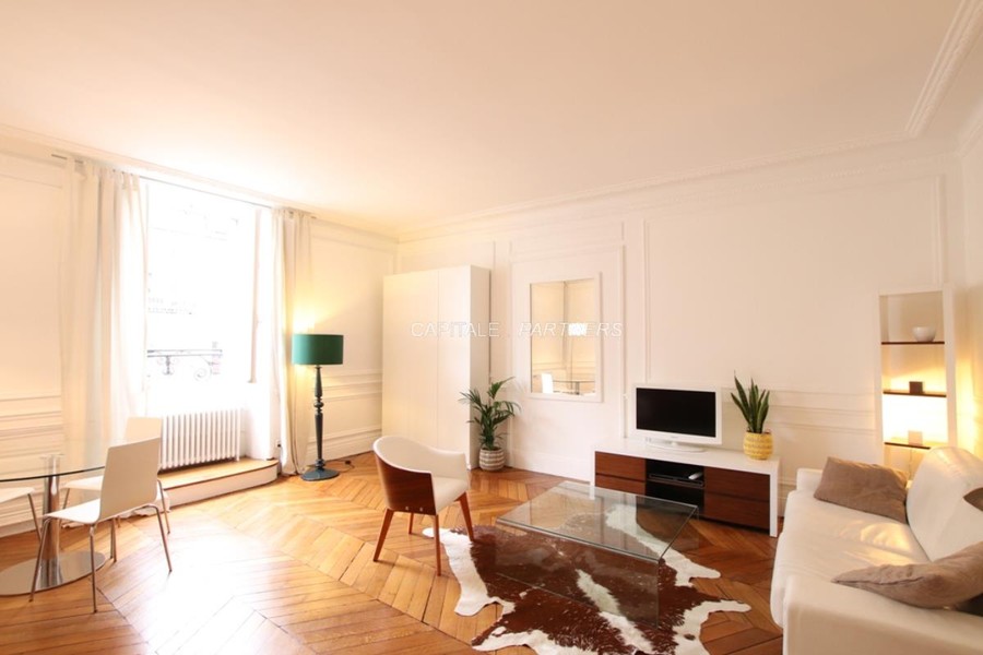 furnished  1 bedroom Apartment PARIS 9 - 52 m²;