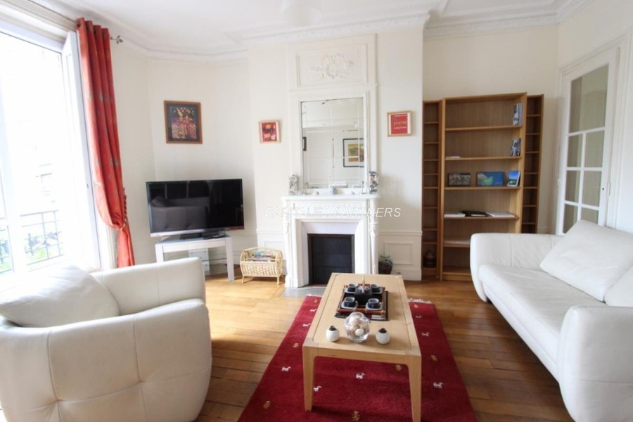 furnished  2 bedrooms Apartment PARIS 15 - 86 m²;