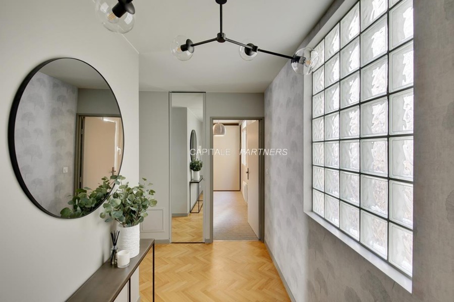 furnished  2 bedrooms Apartment PARIS 17 - 61 m²;