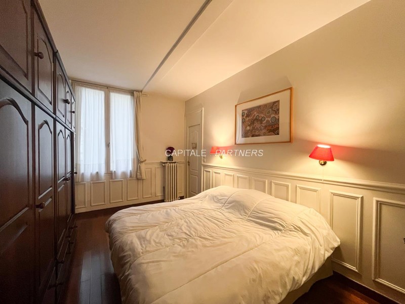 furnished  3 bedrooms Apartment PARIS 16 - 99 m²;