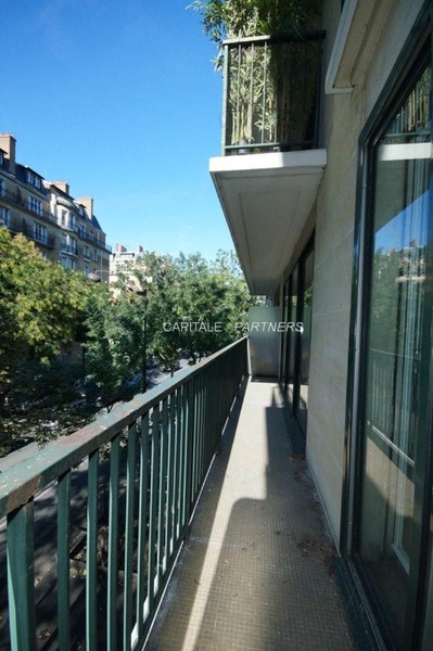  2 bedrooms Apartment PARIS 16 - 79 m²;