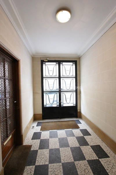 furnished  1 bedroom Apartment PARIS 17 - 46 m²;