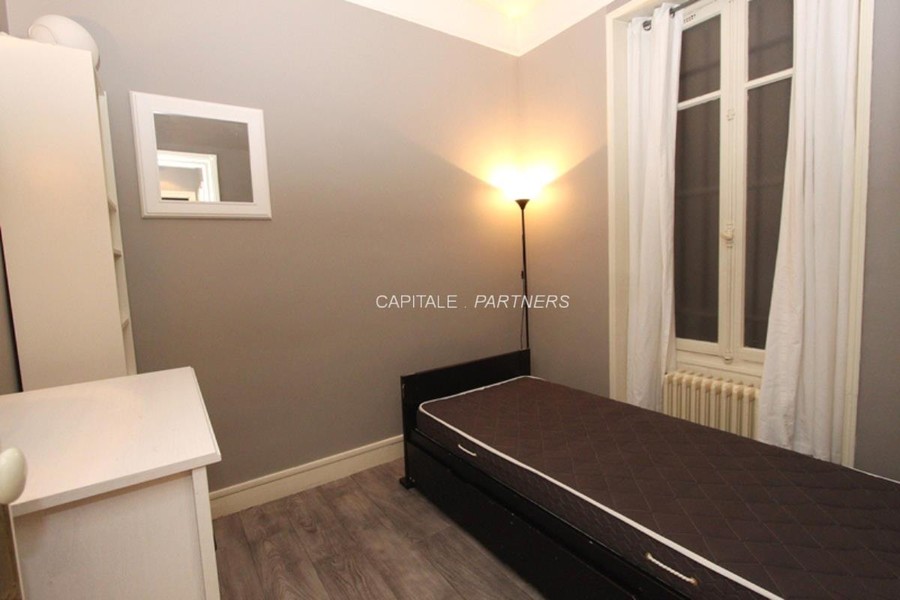 furnished  2 bedrooms Apartment PARIS 16 - 71 m²;