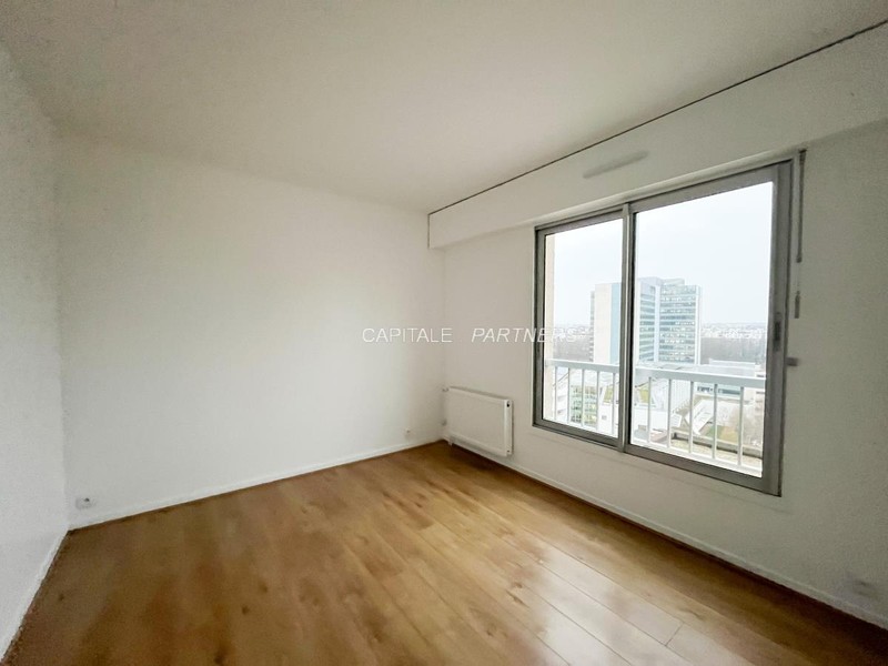  3 bedrooms Apartment COURBEVOIE - 88 m²;