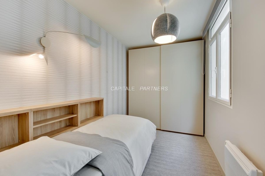 furnished  2 bedrooms Apartment PARIS 17 - 61 m²;