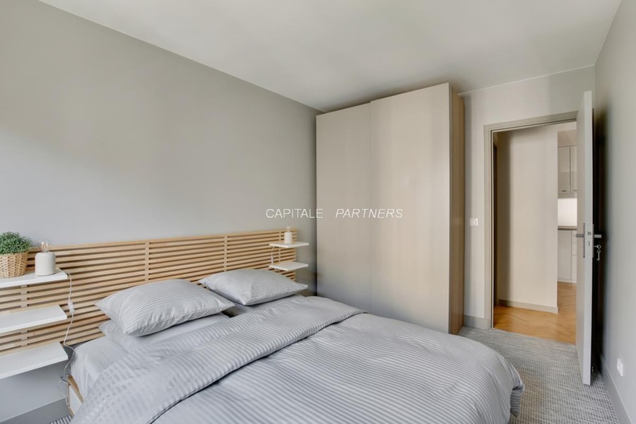 furnished  2 bedrooms Apartment PARIS 17 - 61 m²;