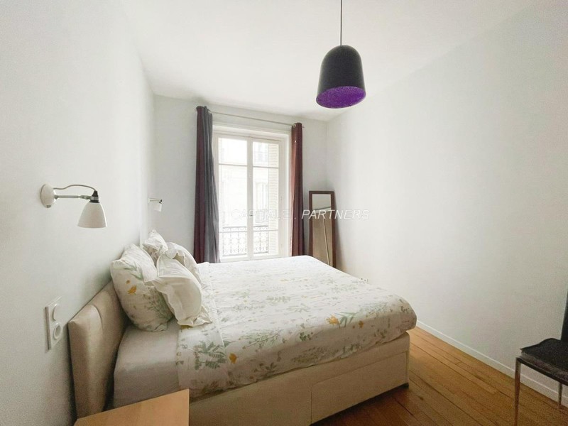 furnished  3 bedrooms Apartment PARIS 16 - 76 m²;