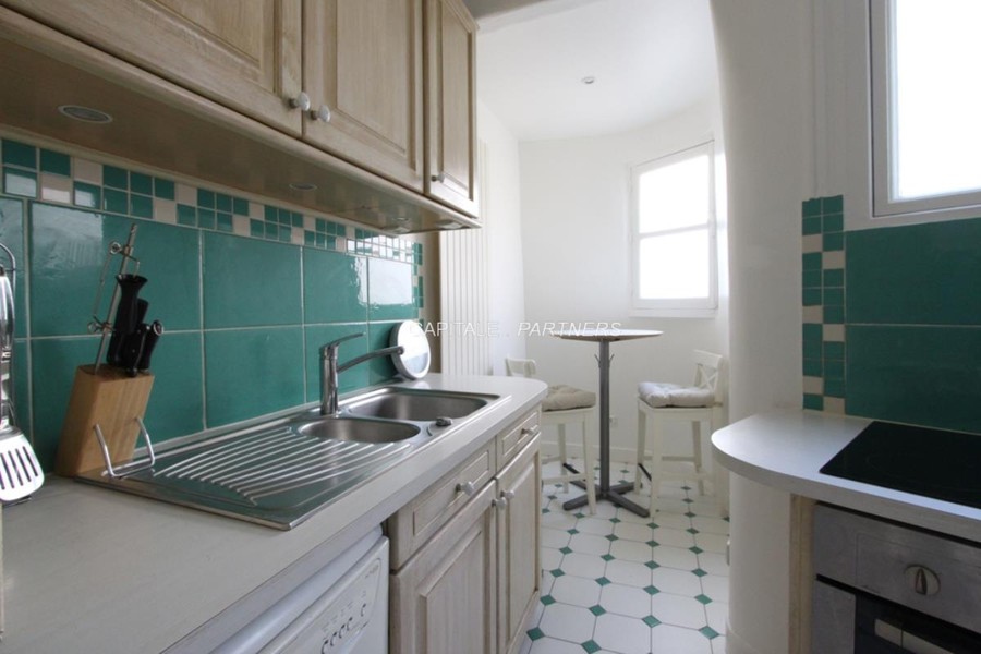 furnished  2 bedrooms Apartment PARIS 8 - 89 m²;