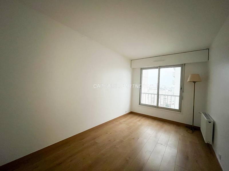  3 bedrooms Apartment COURBEVOIE - 88 m²;