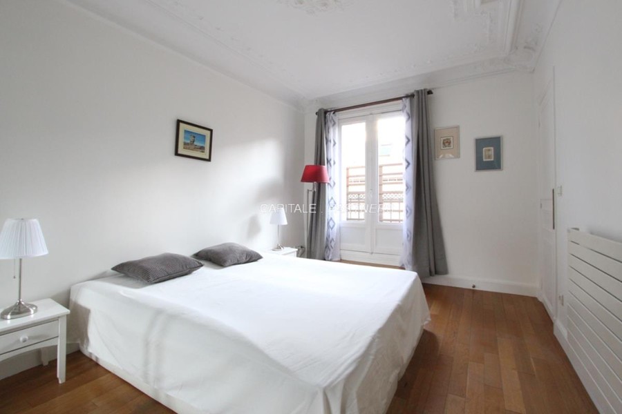 furnished  2 bedrooms Apartment PARIS 8 - 89 m²;