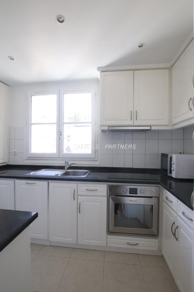 furnished  2 bedrooms Apartment PARIS 17 - 89 m²;