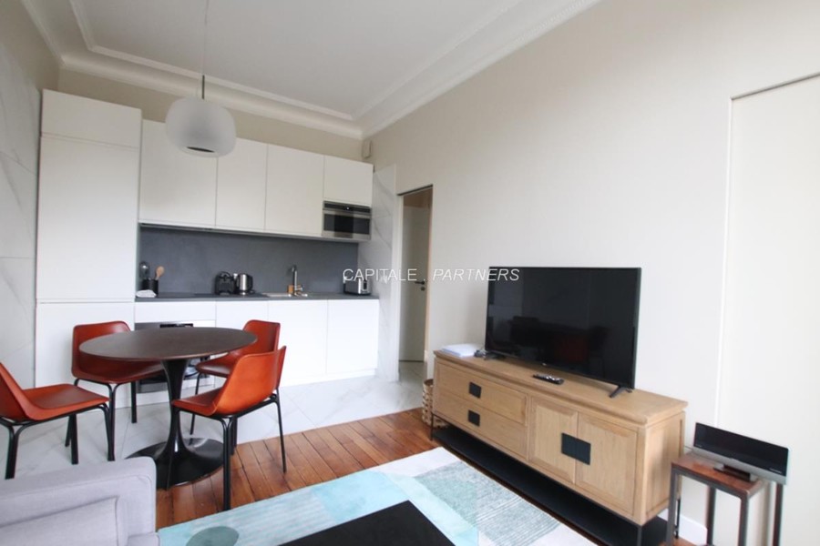 furnished  1 bedroom Apartment PARIS 17 - 28 m²;