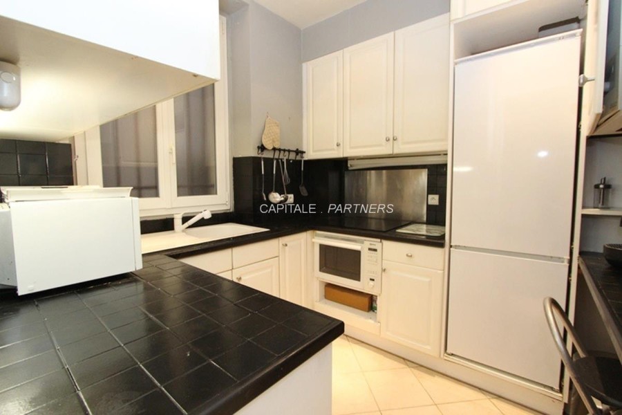 furnished  2 bedrooms Apartment PARIS 16 - 71 m²;