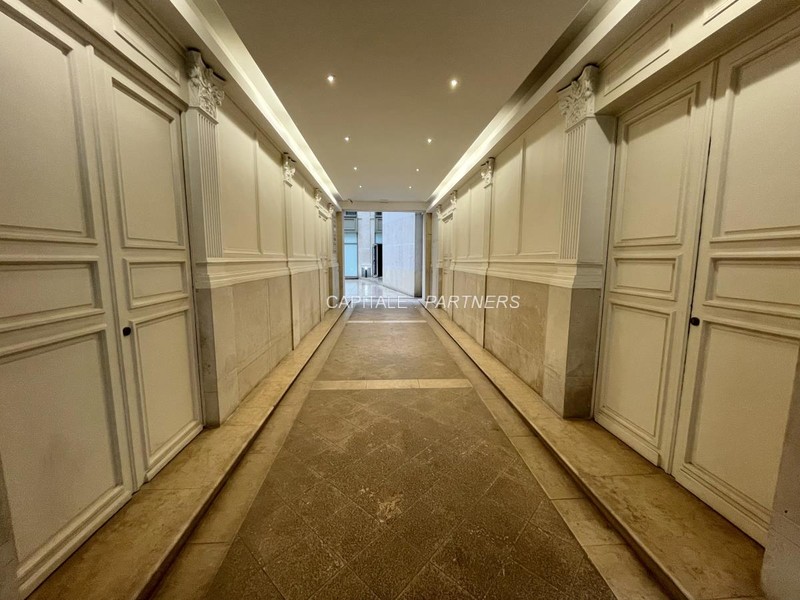 furnished  1 bedroom Apartment PARIS 8 - 31 m²;