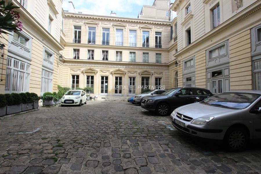 furnished  3 bedrooms Apartment PARIS 10 - 104 m²;