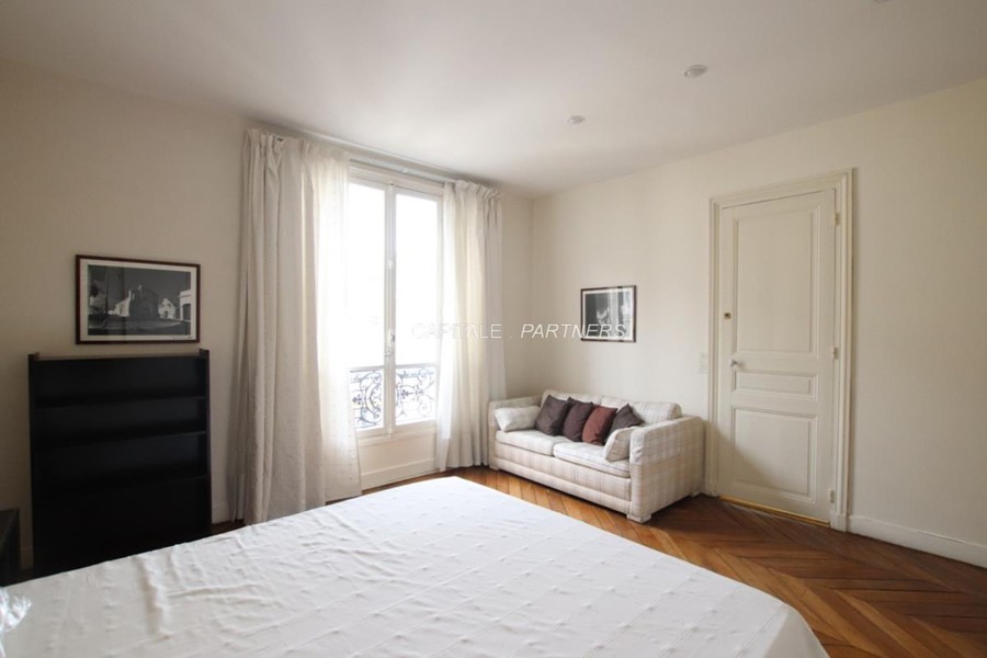 furnished  2 bedrooms Apartment PARIS 17 - 105 m²;