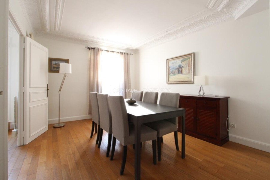 furnished  2 bedrooms Apartment PARIS 8 - 89 m²;