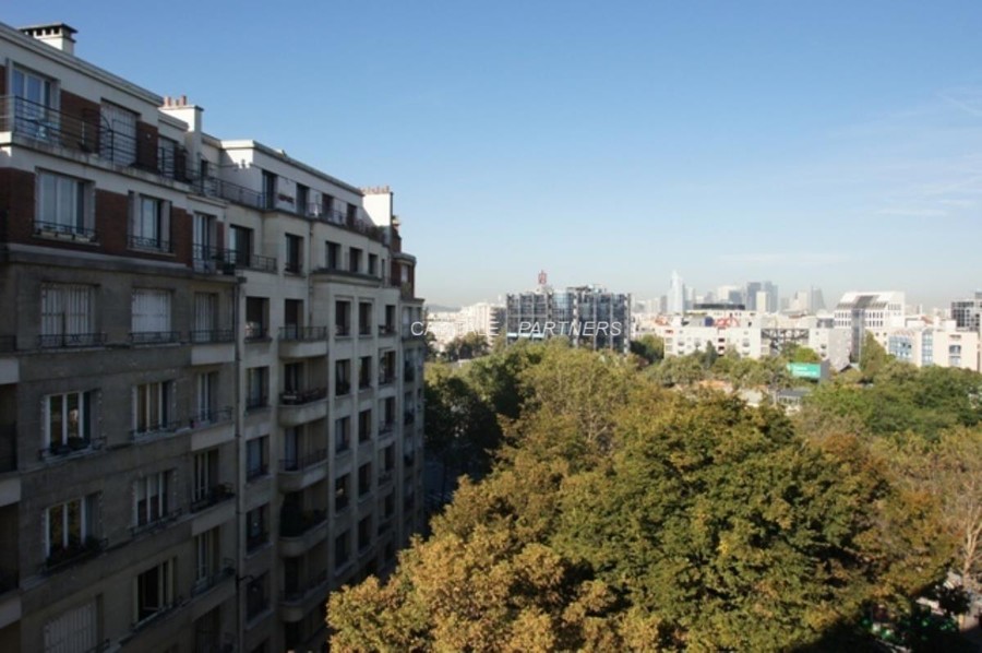 furnished  2 bedrooms Apartment PARIS 17 - 89 m²;