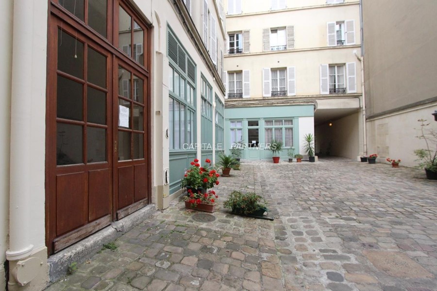 furnished  2 bedrooms Apartment PARIS 8 - 55 m²;