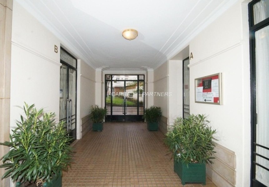 furnished  1 bedroom Apartment PARIS 16 - 43 m²;