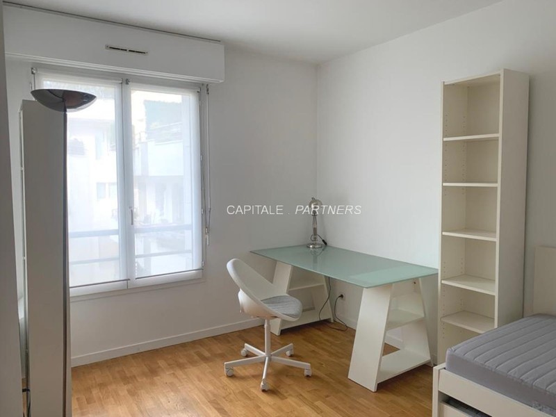 furnished  2 bedrooms Apartment LEVALLOIS - PERRET - 64 m²;