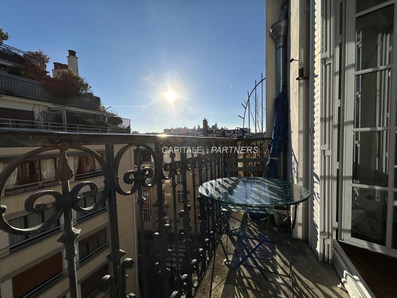 furnished  2 bedrooms Apartment PARIS 17 - 105 m²;