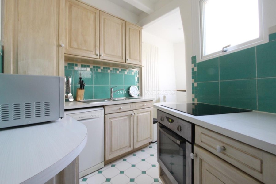 furnished  2 bedrooms Apartment PARIS 8 - 89 m²;