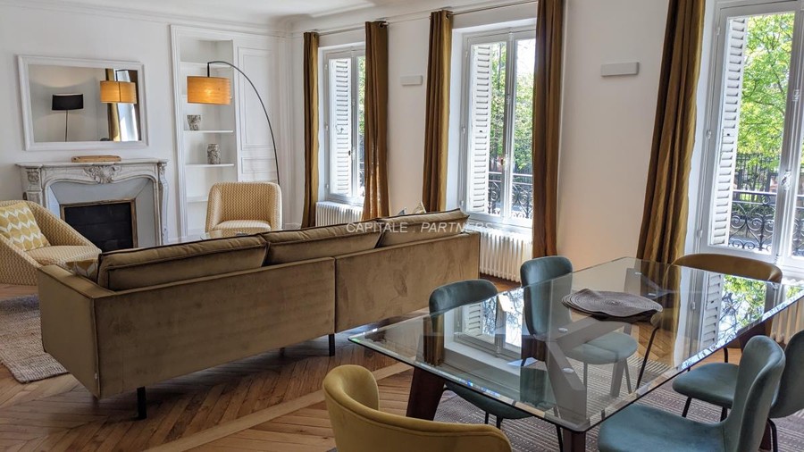 furnished  3 bedrooms Apartment PARIS 6 - 138 m²;