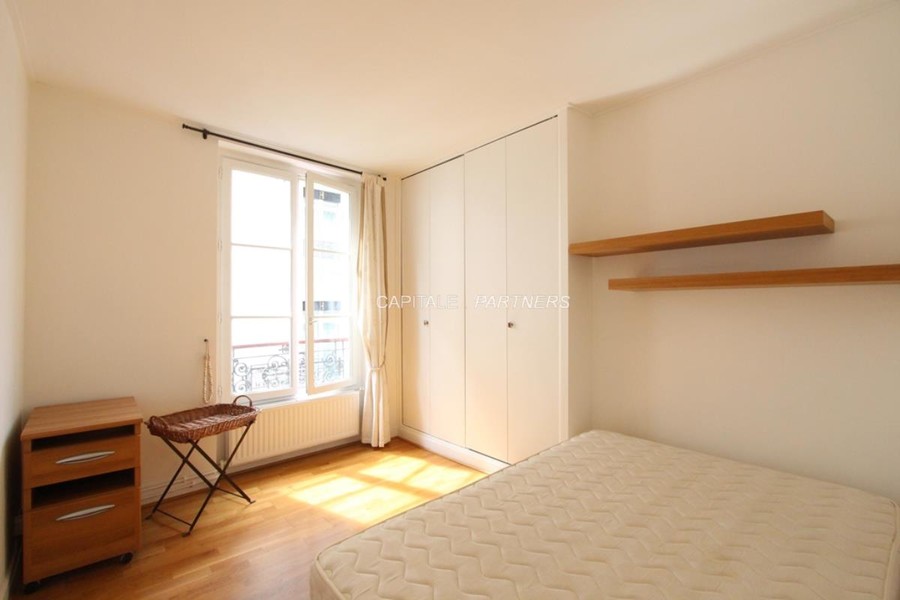 furnished  2 bedrooms Apartment PARIS 8 - 55 m²;