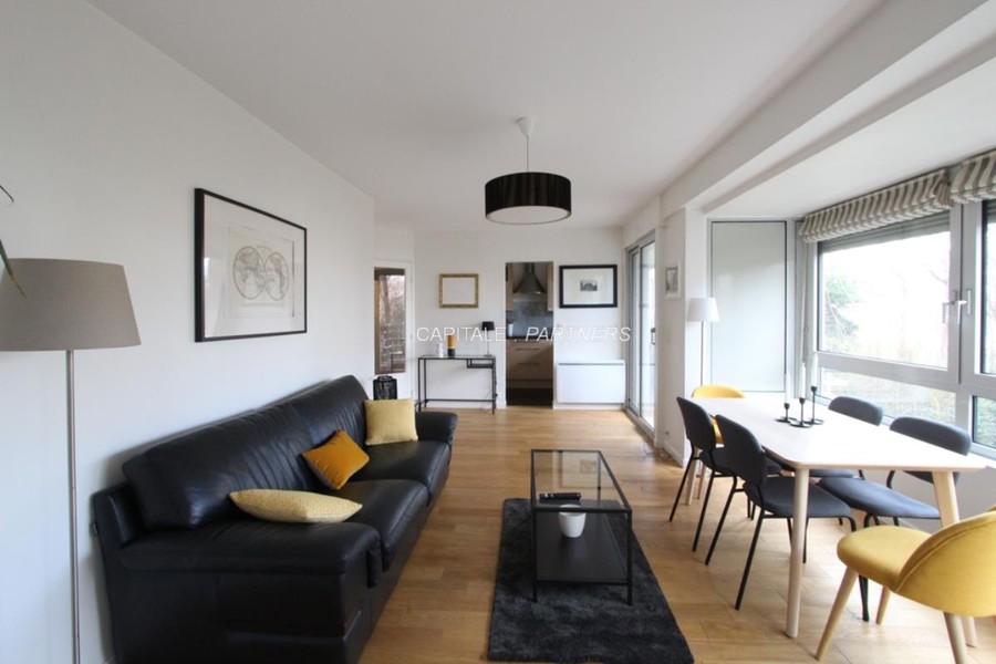 furnished  2 bedrooms Apartment PARIS 15 - 81 m²;