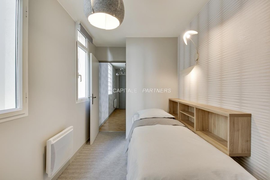 furnished  2 bedrooms Apartment PARIS 17 - 61 m²;