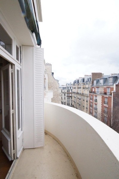 furnished  1 bedroom Apartment PARIS 16 - 43 m²;