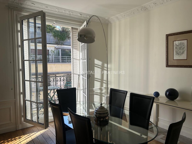 furnished  2 bedrooms Apartment PARIS 17 - 105 m²;