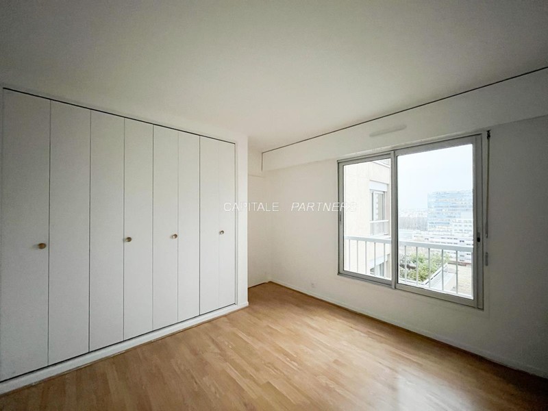  3 bedrooms Apartment COURBEVOIE - 88 m²;