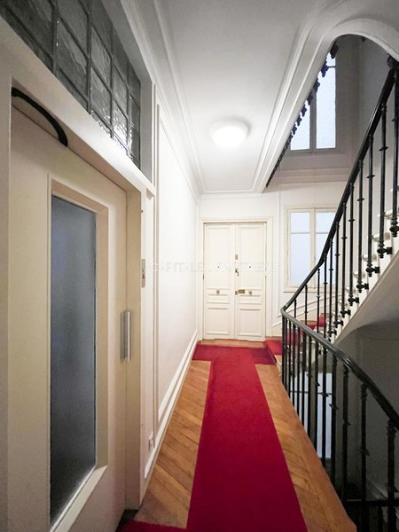 furnished  3 bedrooms Apartment PARIS 16 - 99 m²;