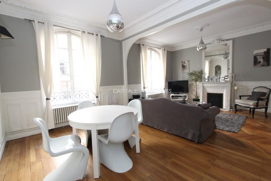 furnished  2 bedrooms Apartment PARIS 16 - 71 m²;