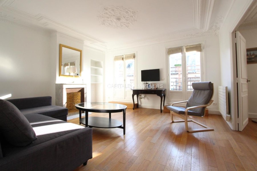 furnished  2 bedrooms Apartment PARIS 8 - 89 m²;