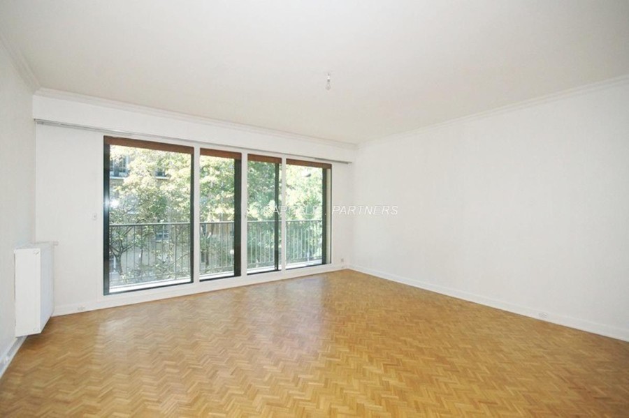  2 bedrooms Apartment PARIS 16 - 79 m²;